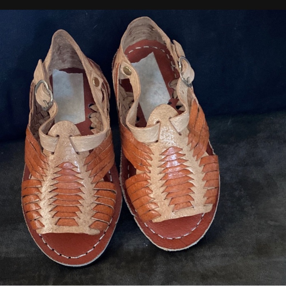 NWOT. Unisex kids Artisanal huaraches